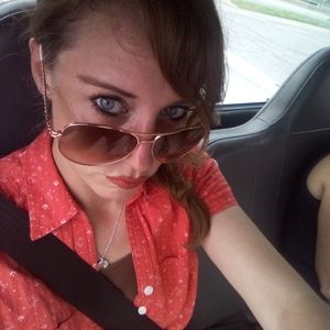 Meet your Posher, Nikki